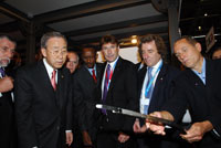 Monsieur Ban Ki Moon, Secrétaire général de l'ONU. Monsieur Moritz Leuenberger, Conseiller fédéral. Monsieur Paul Kagamé, Président du Rwanda. © UIT, octobre 2009